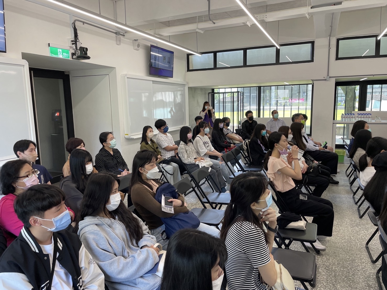 智慧服務管理英語學士學位學程申請入學第二階段說明會活動照片