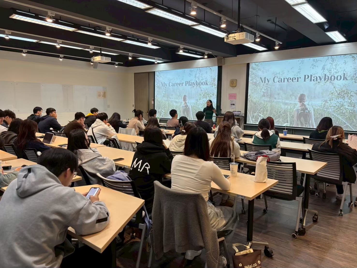 「大學英文(1)」課程辦理講座活動照片